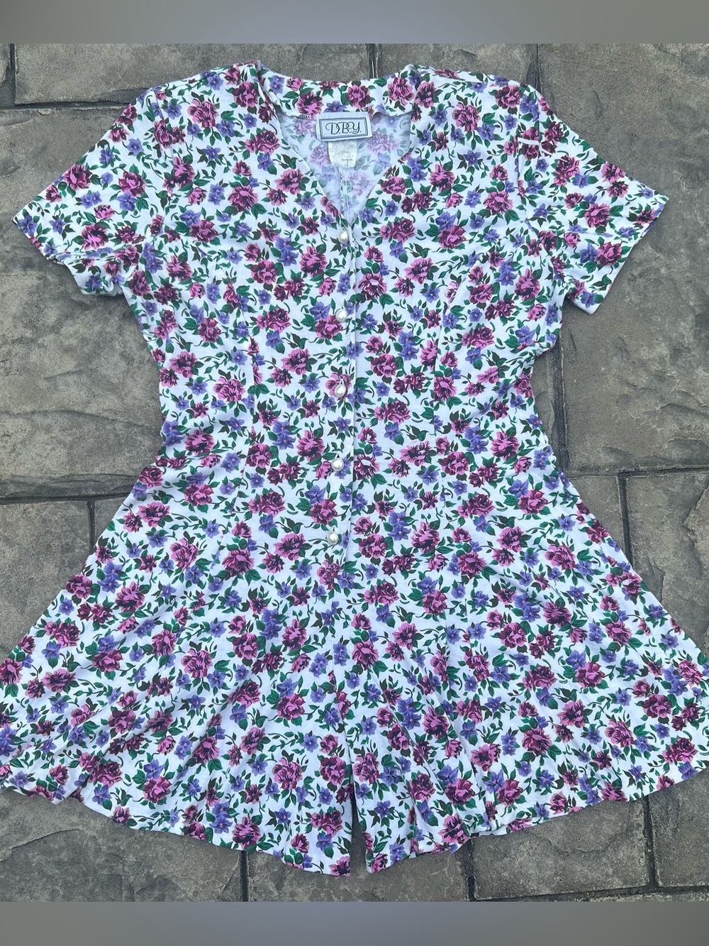 Vintage 90s white cotton rose floral romper shorts pearl buttons cottagecore M L